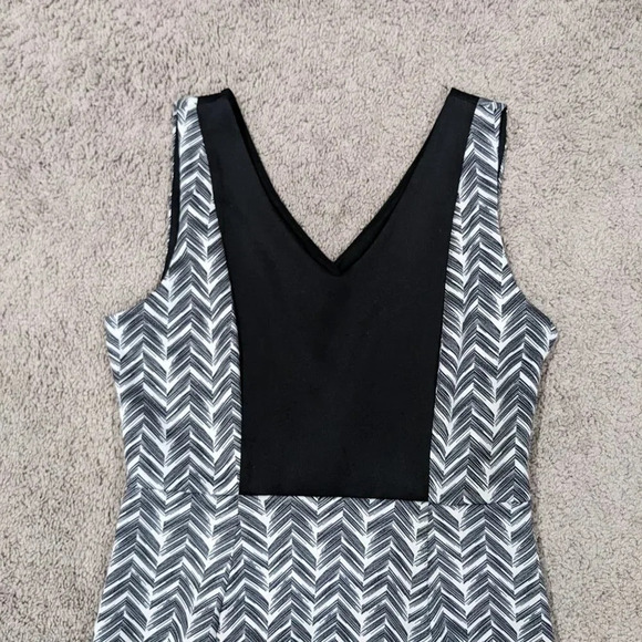 Metaphor dress Sleeveless black and white chevron size Medium - Picture 3 of 10
